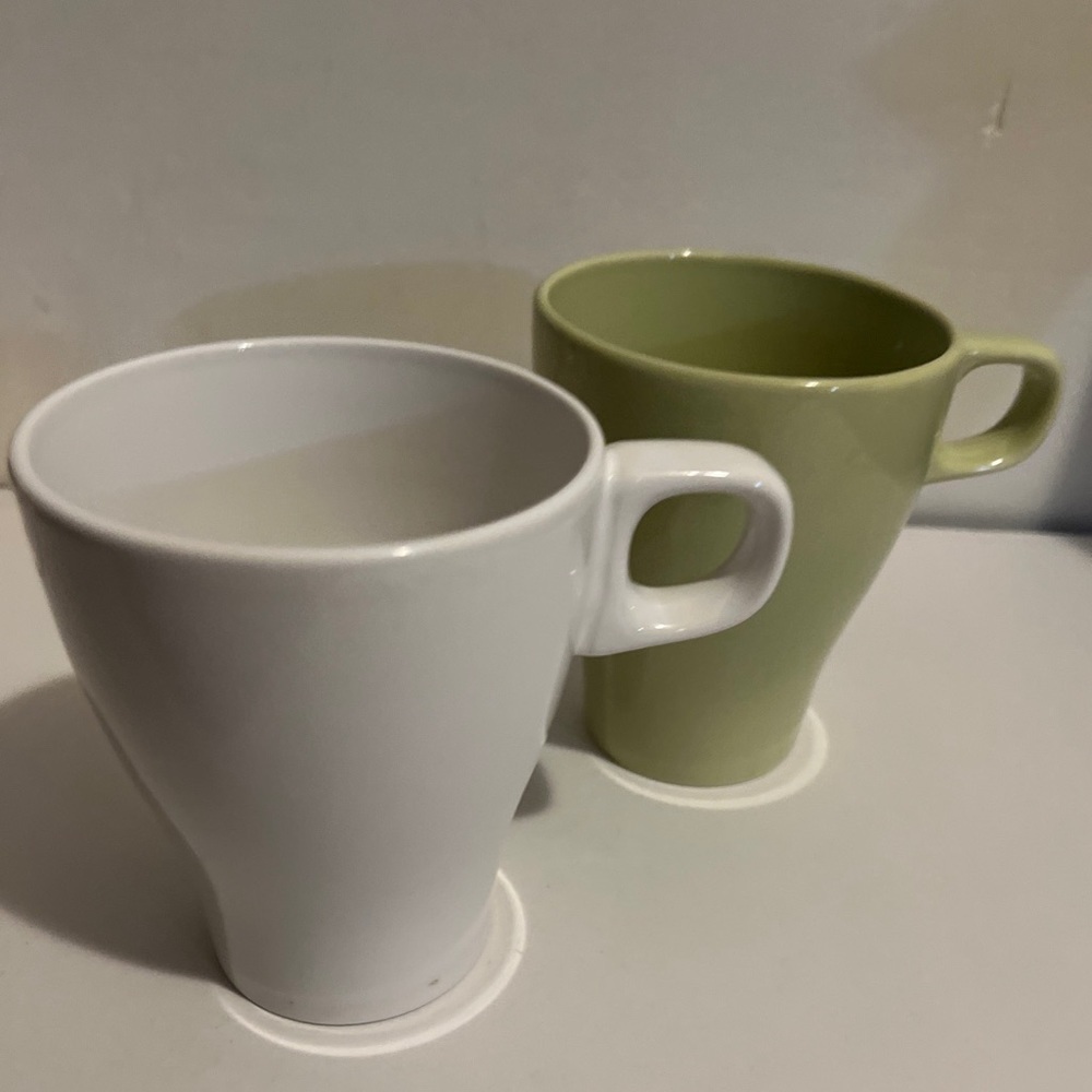 IKEA FARGRIK Stackable 4" 8 oz Mugs White & Light Green Set of 2 EUC